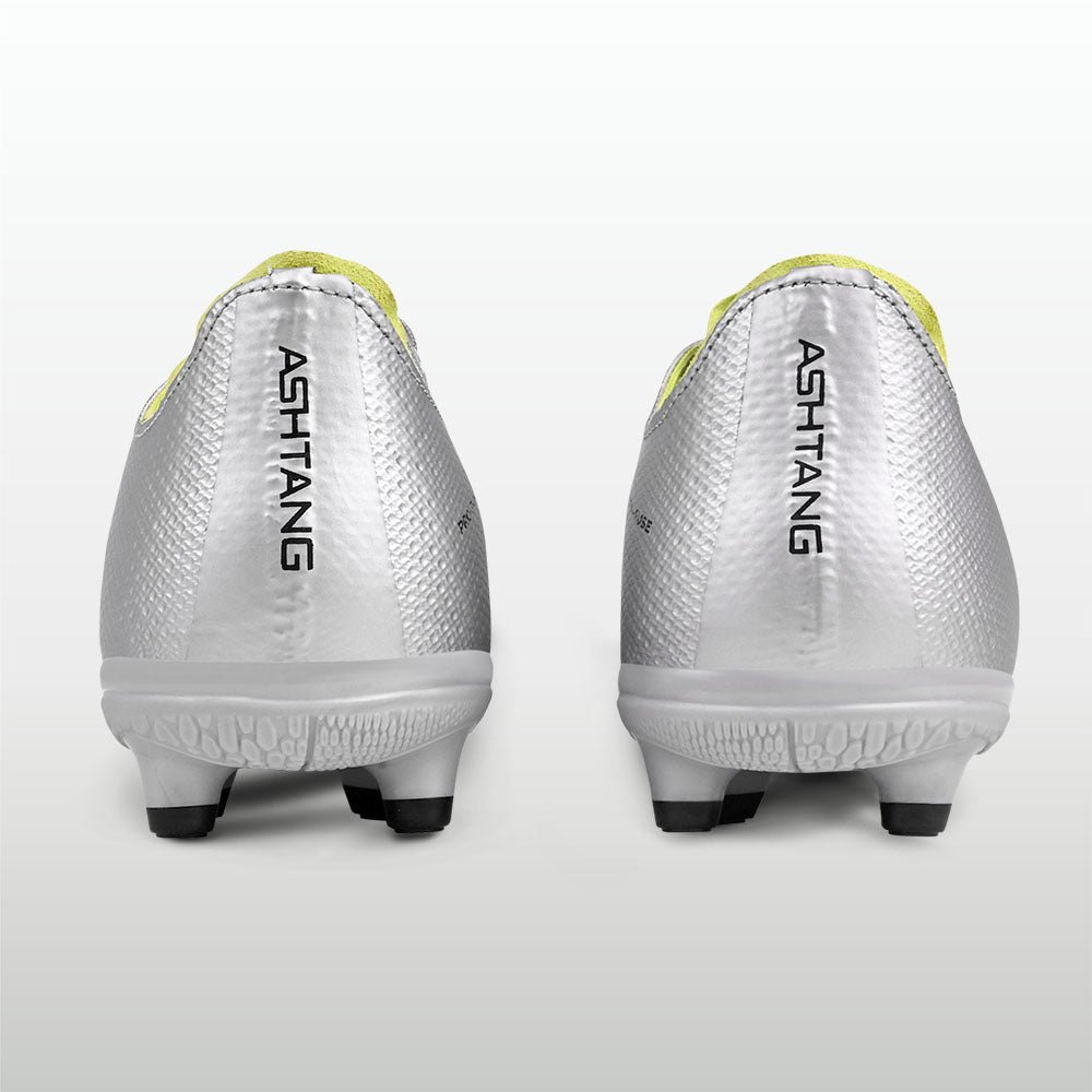 Nivia Ashtang 3.0 Football Shoe - Image 12